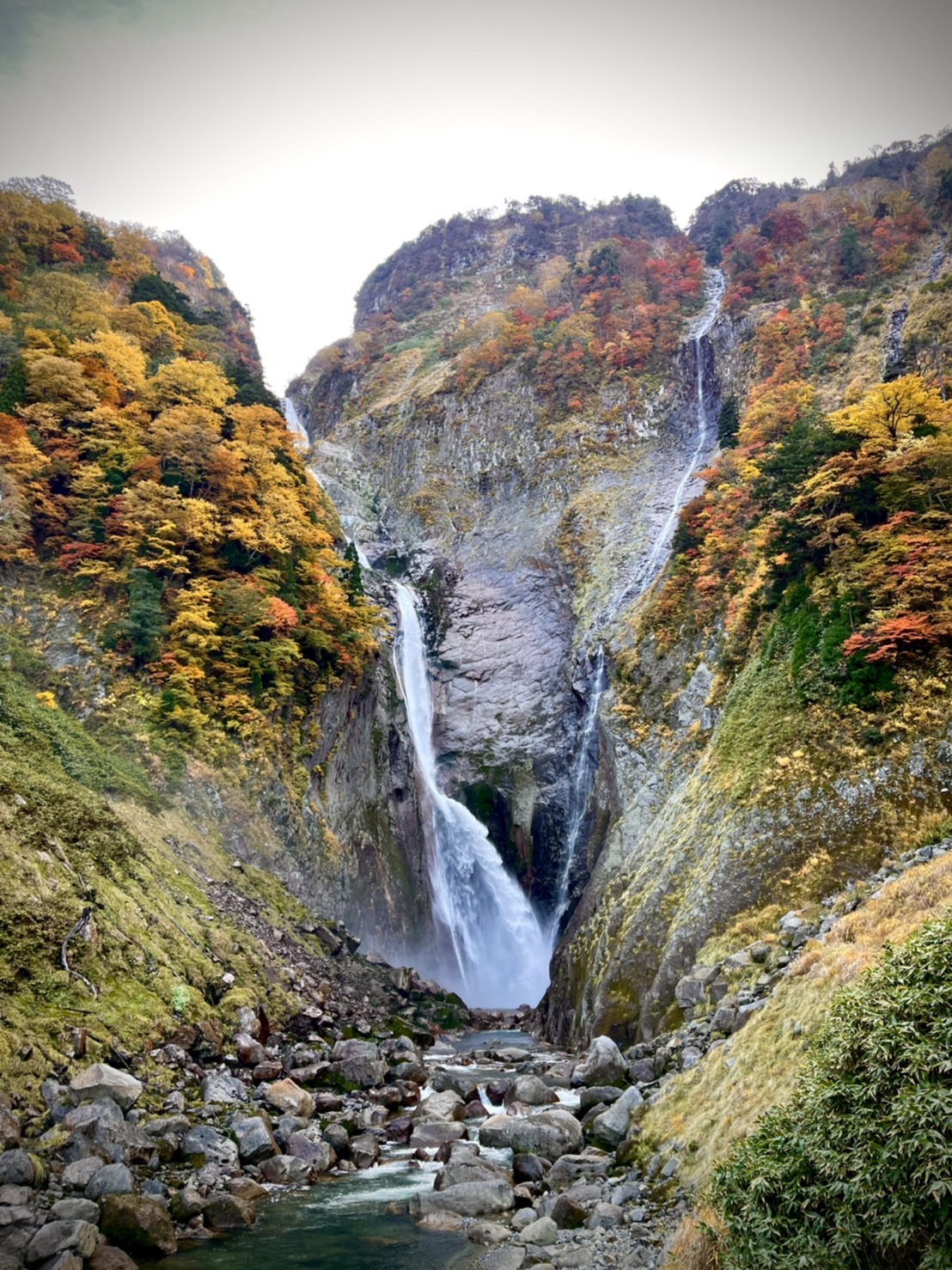 称名滝の秋